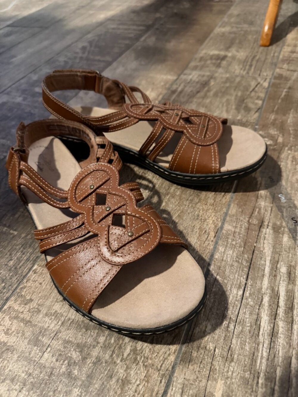 Clark Sandals, Womens, LIke new. Brown, Size 8